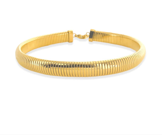 Water resistant semi-stretch cobra ribbed choker/necklace: Gold plated choker/necklace with semi-stretch cobra ribbed design.